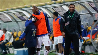 خلال مواجهة توسكر الكيني.. شيكابالا يداعب أحد الأطفال بالملعب | صور