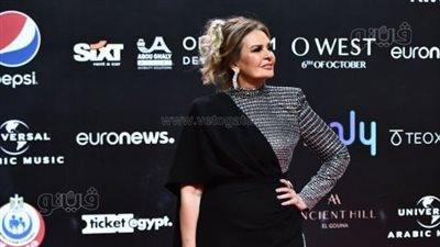 يسرا بإطلالة أنيقة في حفل ختام مهرجان الجونة السينمائي | فيديو وصور