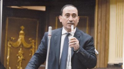 المدرس والمكان أهم من الوجبات.. نائب يطالب بخطة لحل أزمة الكثافة وعجز المعلمين