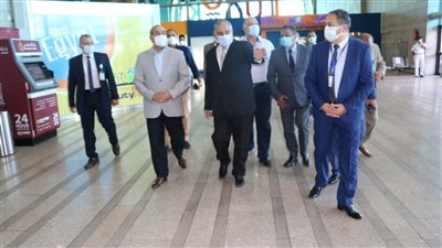 وزير الطيران يتفقد استعدادات استقبال الموسم السياحي الشتوي بمطار الأقصر