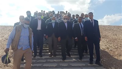 وزير التنمية المحلية ومحافظ الدقهلية في جولة تفقدية بالمدفن الصحي | فيديو وصور 