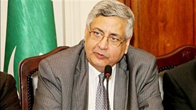 مستشار الرئيس يحذر من تصاعد إصابات ووفيات كورونا الأيام المقبلة