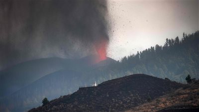 البحوث الفلكية: مصر لن تتضرر بغازات بركان لابالما.. ولم ندخل حزام الزلازل