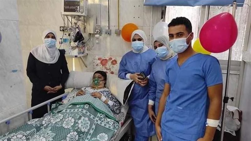احتفال أطباء بعيد