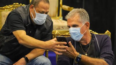 كيروش وجهاز المنتخب يحضر مباراة بيراميدز وعزام التنزاني | صور