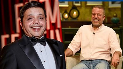 شريف منير يكشف نقطة ضعف محمد هنيدي: بيتجنن | فيديو