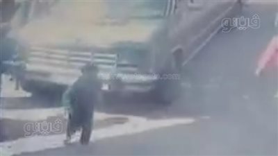 مصرع طفل دهسته سيارة أثناء لهوه بشوارع صناديد في طنطا 