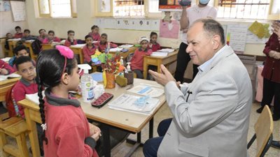 محافظ أسيوط يتابع انتظام العملية التعليمية | صور 