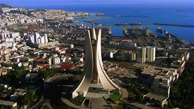  الأرصاد الجزائرية تحذر من أمطار رعدية غزيرة