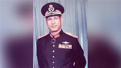 12 معلومة عن اللواء عادل سليمان يسري صاحب الساق المعلقة 