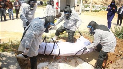 وفيات كورونا في العالم تقترب من 5 ملايين حالة 