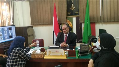 رئيس حي غرب المنصورة يلتقي المواطنين لبحث شكواهم