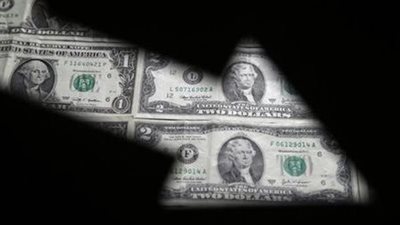 بعد صفقة رأس الحكمة.. خبراء اقتصاد يكشفون مصير الدولار في مصر الفترة المقبلة.. ويطالبون الحكومة بتغليب سياسة الأولويات