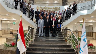 القائم بعمل رئيس جامعة بنها الأهلية يستقبل الإداريين الجدد