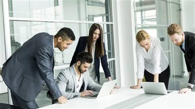 تسهيل الإجراءات وتكثيف ورش العمل، كيف تدعم هيئة الاستثمار الشركات الصغيرة والمتوسطة