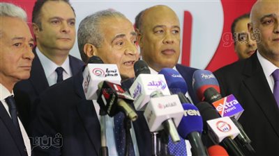 وزير التموين يطمئن المواطنين: مفيش مشكلة في توافر السلع (فيديو وصور)