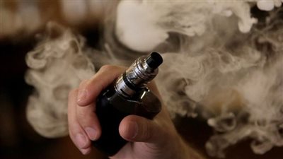 حبس وغرامة، عقوبة الترويج لشراء أو استعمال السجائر الإلكترونية وفقا للقانون