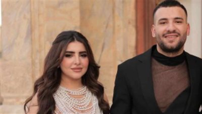 مسلم يحتفل بخطبته من خارج الوسط الفني عقب 60 يوما من انفصاله (صور)