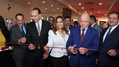 محافظ دمياط تشارك في افتتاح معرض القاهرة الدولى EECA EXPO للأثاث (صور)