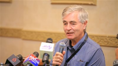 ستيف جيمس في ندوة تكريمه بمهرجان الإسماعيلية: فخور بوجودي بمصر