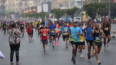 بأعلام فلسطين، ماراثون القاهرة الدولي يجوب شوارع مصر الجديدة (فيديو وصور) 
