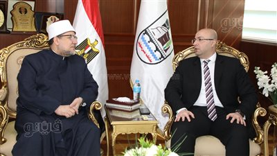 محافظ بني سويف يستقبل وزير الأوقاف لأداء شعائر صلاة الجمعة