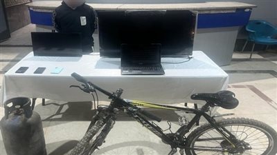 ضبط 4 عاطلين وعامل لسرقتهم جمعية استهلاكية وهواتف المواطنين بالقاهرة 