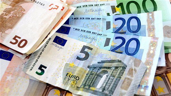 سعر اليورو أمام الجنيه المصري بالبنك المركزي مستهل تعاملات اليوم الإثنين 29-4-2024