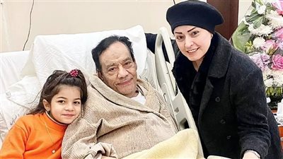 يحتاج أكياس دم.. الطبيب المعالج لـ حلمي بكر يكشف تطورات حالته الصحية (فيديو)