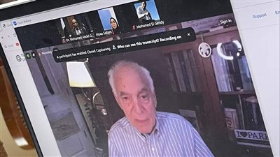 فاروق الباز يسرد لطلاب جامعة القناة رحلة كفاحه من طالب متفوق حتى سطح القمر 