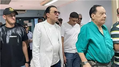 مصطفى كامل: حلمي بكر أبويا وبنشحته بقالنا شهرين علشان يتعالج (فيديو) 