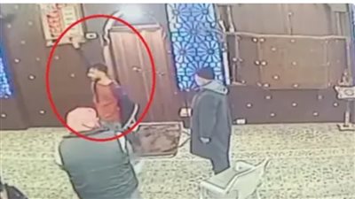 إصابة 4 مصلين في حادث طعن داخل مسجد بالأردن (فيديو)