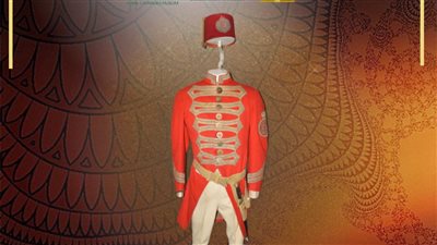 متحف المركبات الملكية يعرض ملابس فريدة لدليل الآلاي، تعرف على وظيفته 