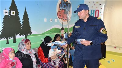 الدفاع المدني بالأقصر يدعم مرضى السرطان بمستشفى شفاء الأورام (صور)