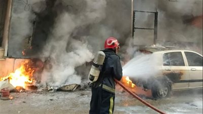 حريق محلين وسيارة ملاكي بالملاحة في السويس 