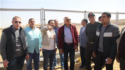 الجيزة: لاند سكيب ومسطحات خضراء وأسوار ذات طراز حضاري بالطرق المؤدية للمتحف الكبير