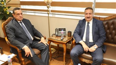 وزير التنمية المحلية يبحث مع محافظ المنوفية استعدادات شهر رمضان 
