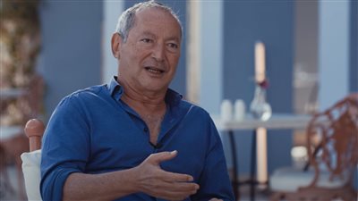  «من الصفر إلى العالمية.. رحلة كفاح عائلة ساويرس».. سميح ساويرس: إفساح المجال للقطاع الخاص يدعم الاقتصاد الوطني (فيديو)