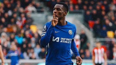 تشيلسي يتقدم على برينتفورد بهدف جاكسون في الشوط الأول 