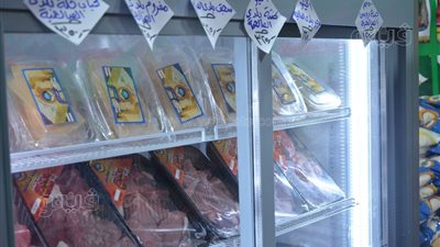 كيلو اللحم البلدي بـ 300 جنيه في معرض خير مزارعنا لأهالينا (صور)