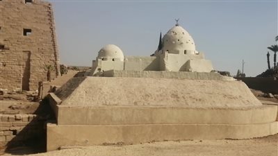 قصة مشهد قاضي القضاة الشيخ علي بن دقيق العيد القابع بمجموعة معابد الكرنك (فيديو)