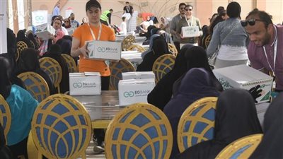 التحالف الوطني وتضامن الفيوم يوزعان معونات على 621 أسرة في أبشواي