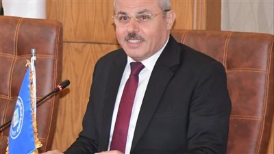 انطلاق مؤتمر البحوث التربوية والتطبيقية للدراسات العليا بتربية القناة، الأربعاء