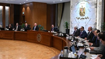 مصطفى مدبولي يلتقي وزير الثقافة والابتكار المجري ورؤساء 10 جامعات