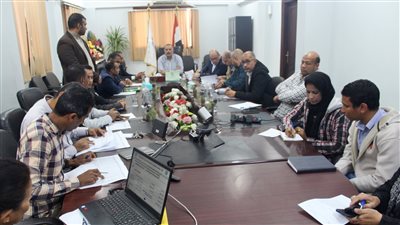 رئيس مياه الأقصر يناقش الموقف التنفيذي للمرحلة الأولى من تطوير الريف المصري