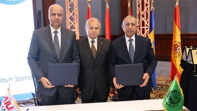 الأكاديمية العربية بالإسكندرية توقع اتفاقية تعاون مع ميناء البحر التيراني الشمالي وجامعة بيزا الإيطالية