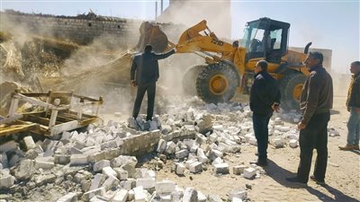 محافظ قنا: اتخاذ الإجراءات القانونية تجاه المعتدين على الأراضى الزراعية