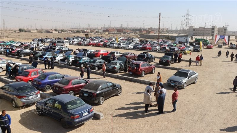 سوق السيارات ببني