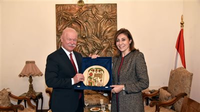 وزيرة الثقافة تستقبل نظيرها المجري لبحث تعزيز التعاون وتبادل الخبرات (صور)