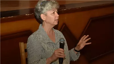 المخرجة تيرى جيسينبرج: سعيدة بتواجدي في الإسماعيلية وأدعم القضية الفلسطينية